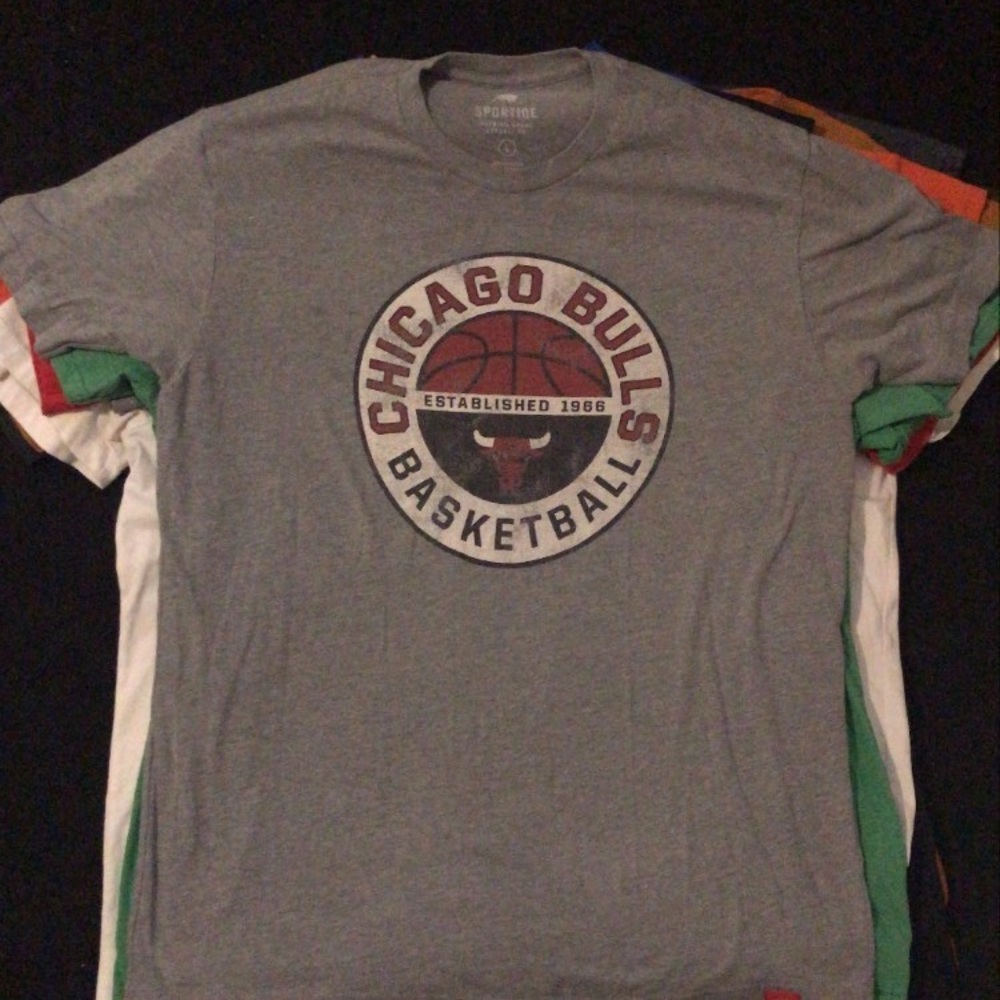 Men’s Large Chicago Bulls Tee